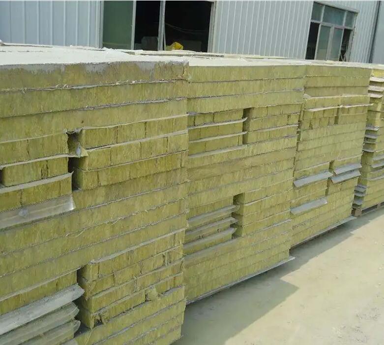 無機(jī)纖維噴涂棉與襄陽巖棉板有哪些差別？