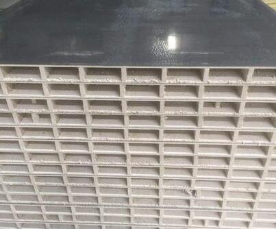 硫氧鎂凈化板的性能優(yōu)點(diǎn)？請看襄陽遠(yuǎn)大彩鋼廠家的介紹